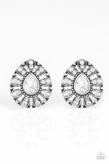 Paparazzi Treasure Retreat - White