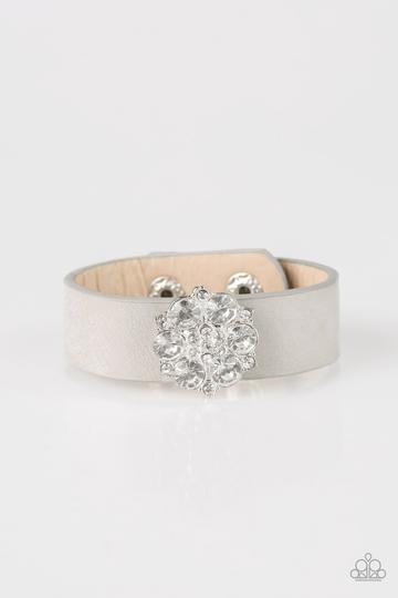 Paparazzi Show-Stopper - Silver