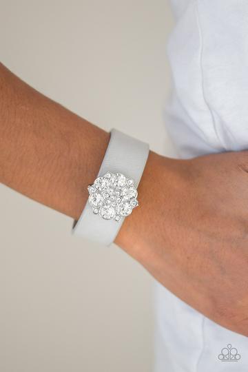 Paparazzi Show-Stopper - Silver