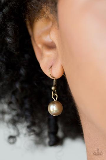 Paparazzi Party Pearls - Brass