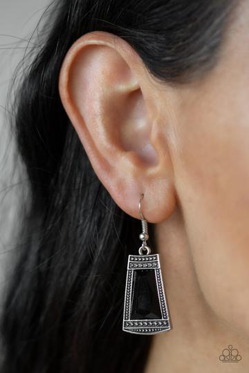 Paparazzi Lion Den - Black