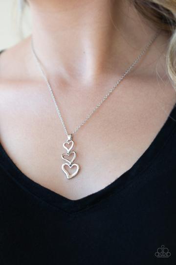 Paparazzi Hearts Aflutter - Silver