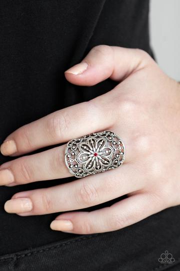 Paparazzi Majestic Mandala - Red