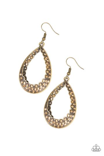 Paparazzi Royal Treatment - Brass