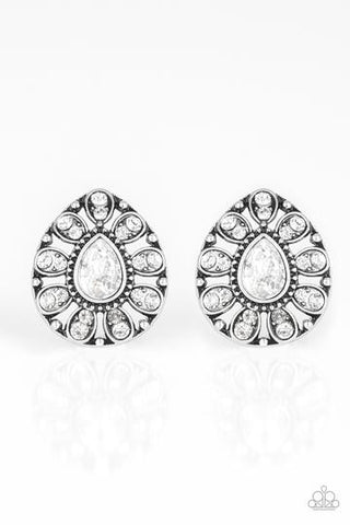 Paparazzi Treasure Retreat - White