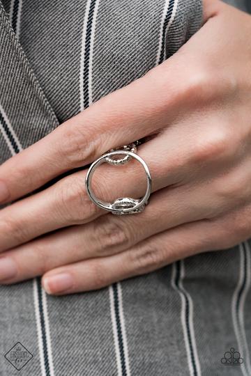 Paparazzi Circle Round Me - Silver