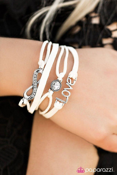 Paparazzi Infinitely Irresistible - White
