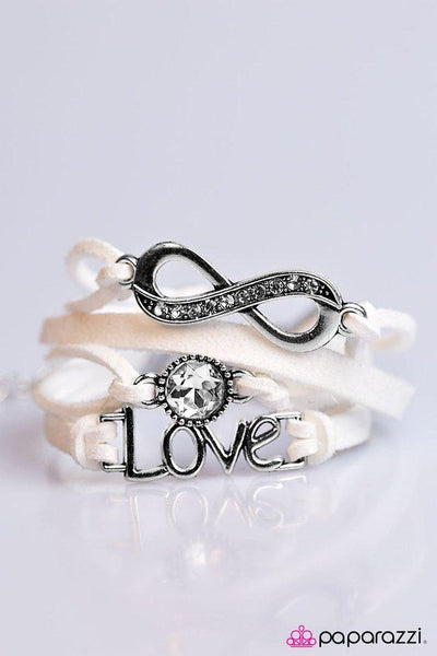 Paparazzi Infinitely Irresistible - White