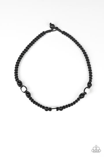 Paparazzi Expert Excursionist - Black