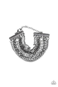 Paparazzi Metallic Horizon - Black