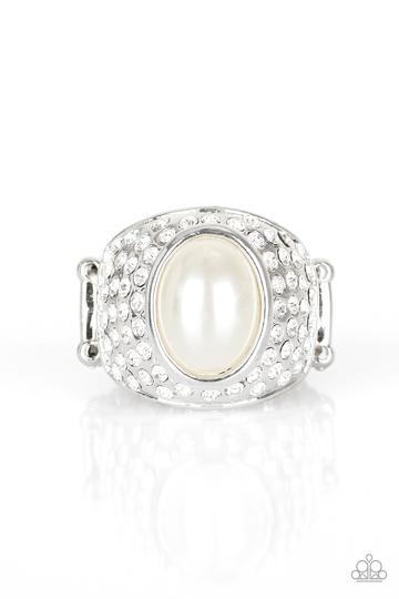 Paparazzi Glittering Go-Getter - White