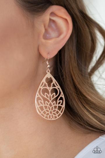 Paparazzi Lovely Lotus - Rose Gold