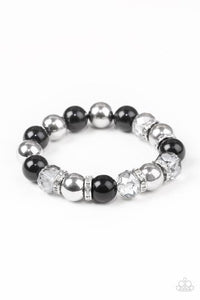 Paparazzi Camera Chic - Black