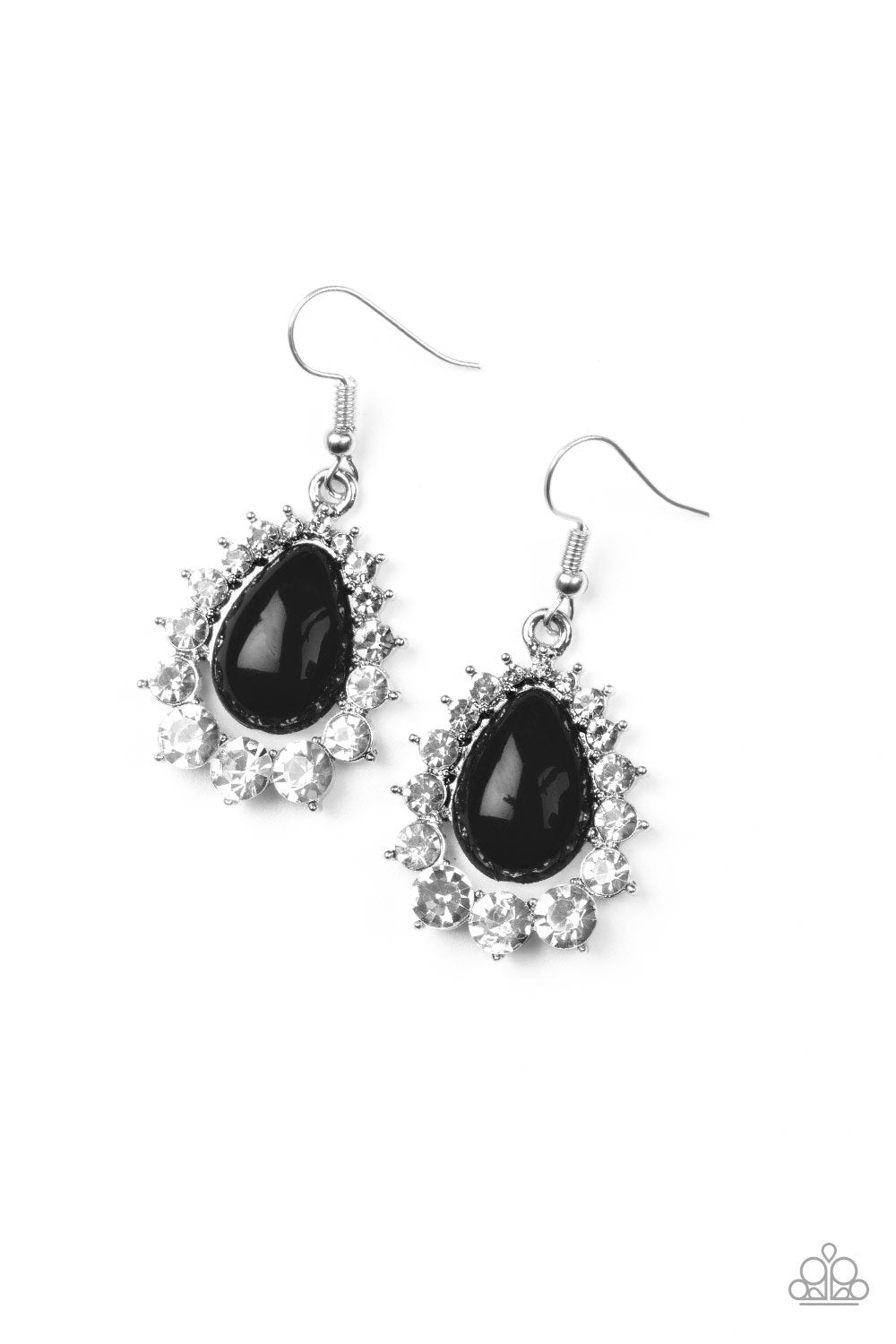 Paparazzi Regal Renewal - Black