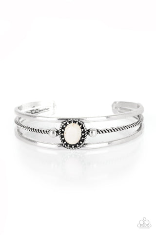 Paparazzi Borderline Borderland - White Bracelet