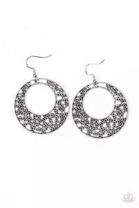 Paparazzi Wistfully Winchester - Silver