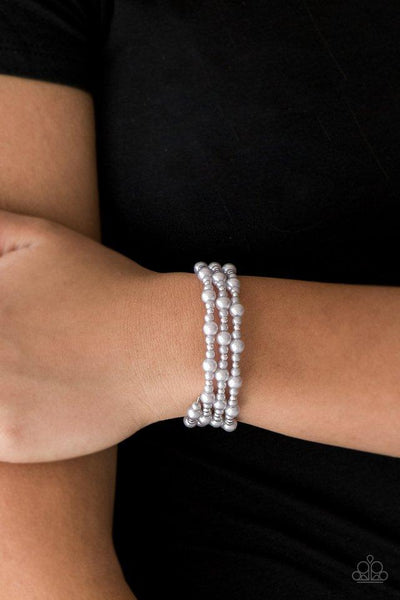 Paparazzi Classic Confidence - Silver