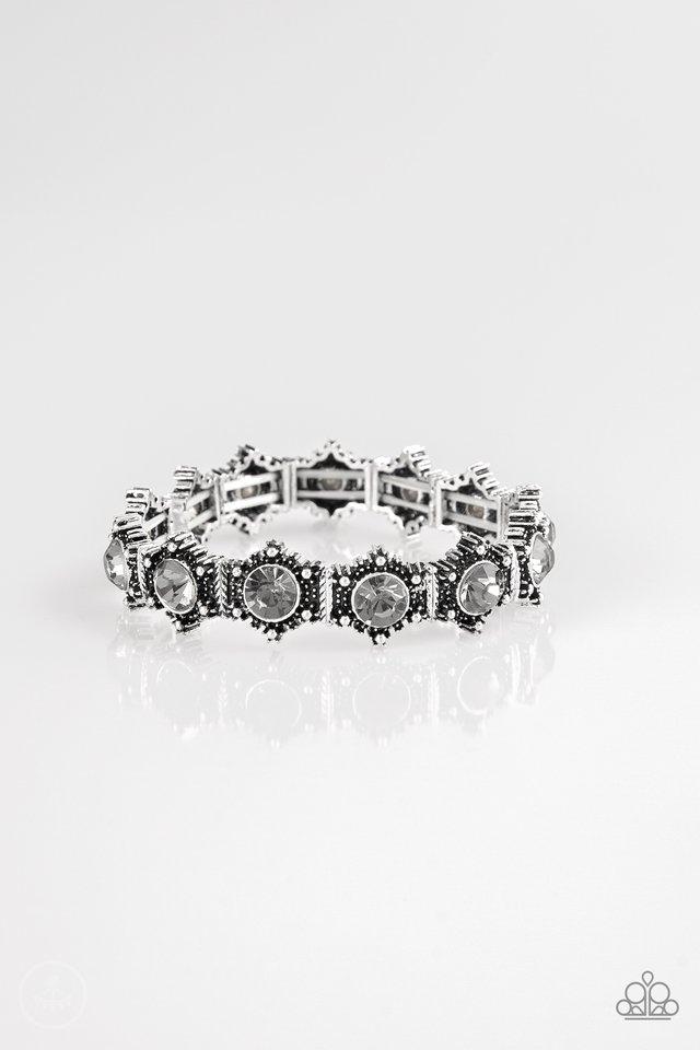 Paparazzi Strut Your Stuff - Silver