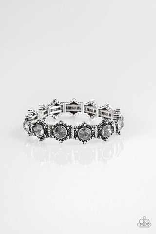 Paparazzi Strut Your Stuff - Silver
