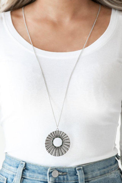 Paparazzi Chicly Centered - Multi Necklace