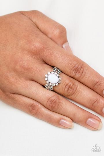 Paparazzi Glitter Garden - White Ring