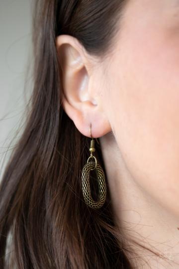 Paparazzi Street Sweep - Brass