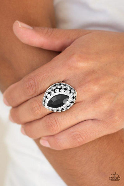 Paparazzi Royal Radiance - Black
