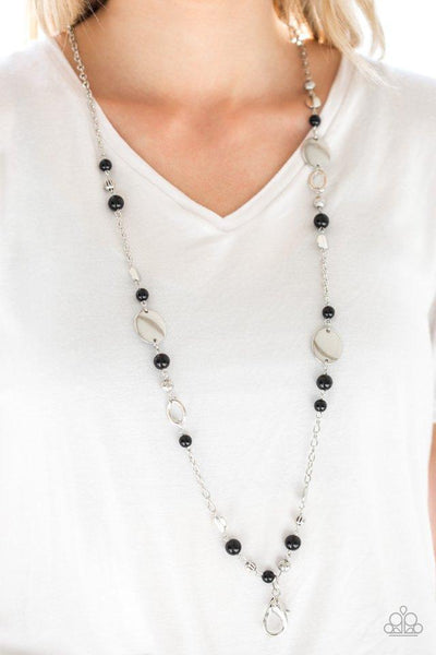 Paparazzi Serenely Springtime - Black