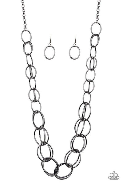 Paparazzi Elegantly Ensnared - Black