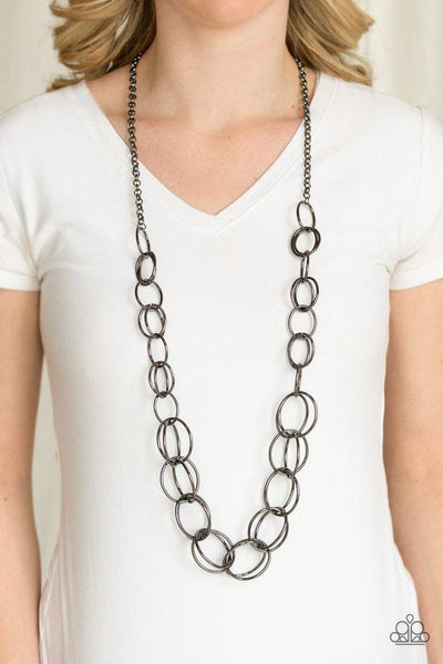 Paparazzi Elegantly Ensnared - Black