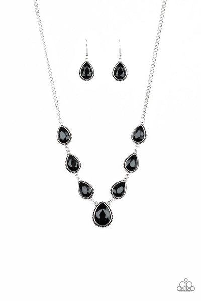 Paparazzi Socialite Social - Black