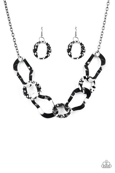 Paparazzi Capital Contour - Black