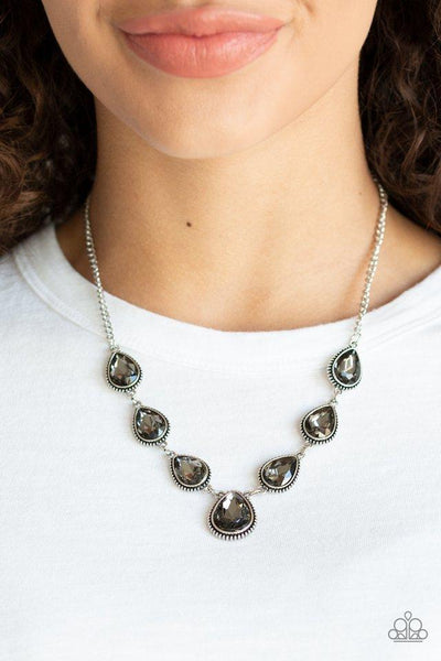 Paparazzi Socialite Social - Silver