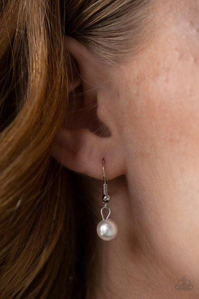 Paparazzi Pearl Pageant - White