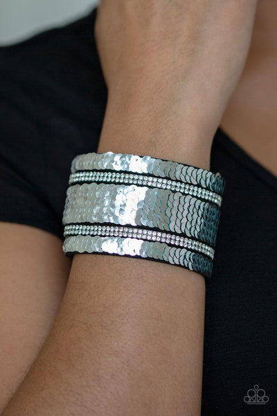 Paparazzi MERMAID Service - Green Bracelet