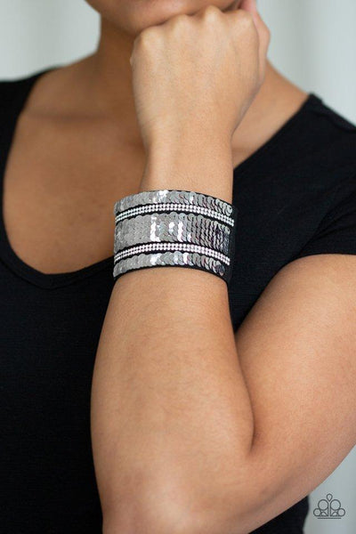 Paparazzi MERMAID Service - Red