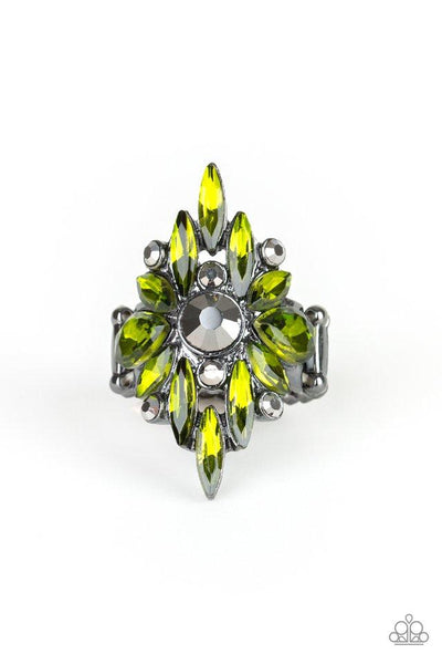 Paparazzi Stand Back - Green Ring