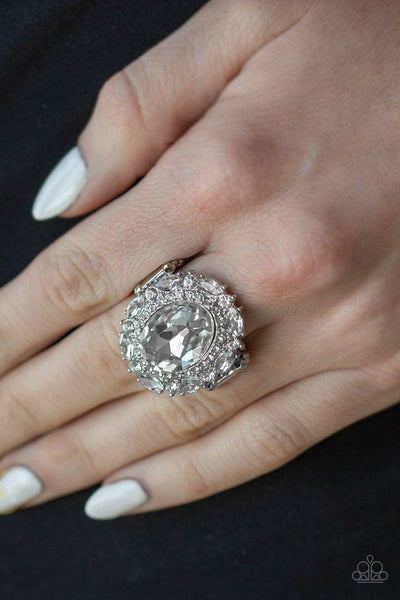 Paparazzi Show Glam - White