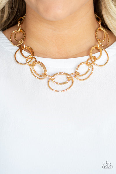 Paparazzi Bend OVAL Backwards - Gold Necklace