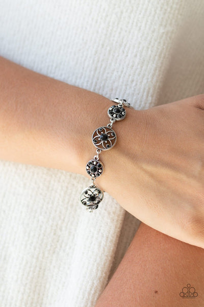 Paparazzi Flowery Fashion - Black