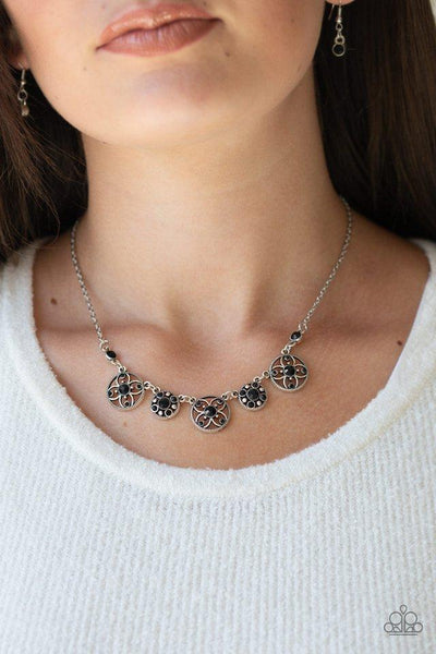 Paparazzi Floral Florescence - Black