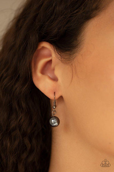 Paparazzi Grandiose Glimmer - Black