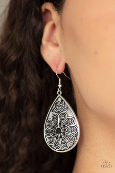 Paparazzi Banquet Bling - Black