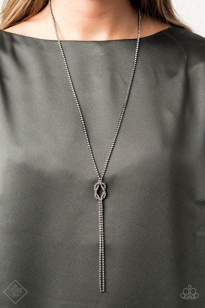 Paparazzi Knockout Knot - Black