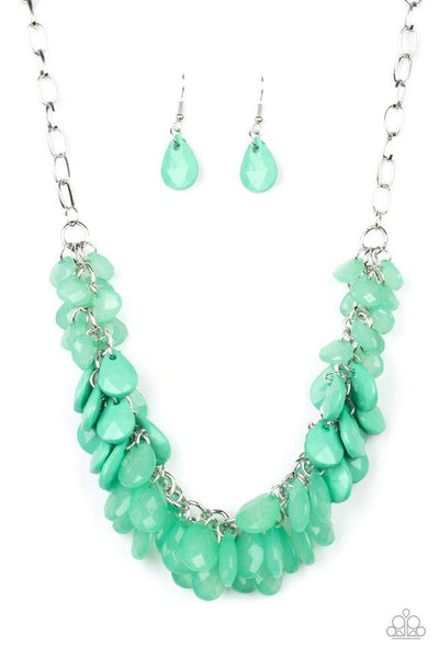 Paparazzi Colorfully Clustered - Green