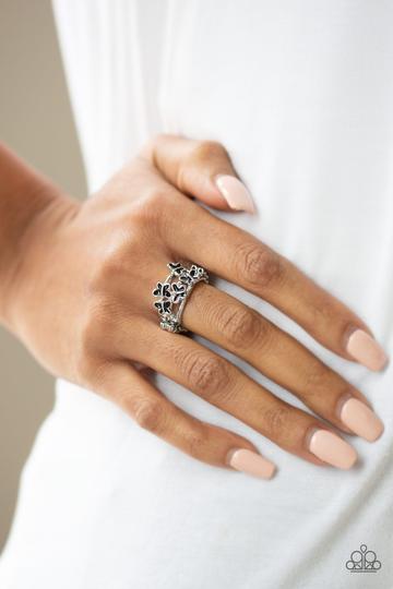 Paparazzi Fluttering Fashion - Black