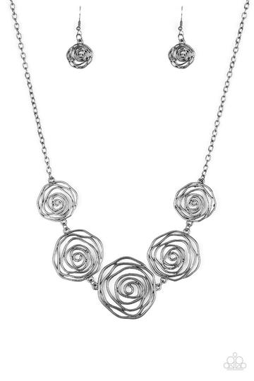 Paparazzi Rosy Rosette - Black
