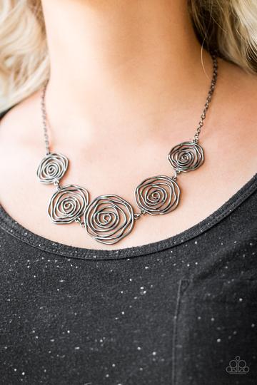 Paparazzi Rosy Rosette - Black