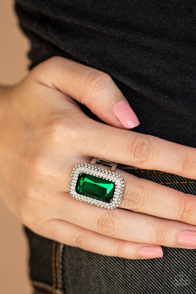 Paparazzi A Grand STATEMENT-MAKER - Green