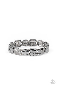 Paparazzi Hammered Harmony - Black